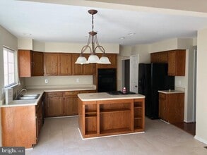 Building Photo - 12 Morrissey Stone Ct