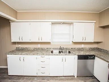 Building Photo - Wonderful 4 bedroom, 3 bathroom home!