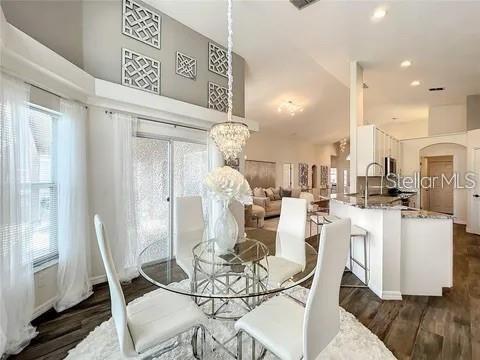 Building Photo - 879 Oak Chase Dr