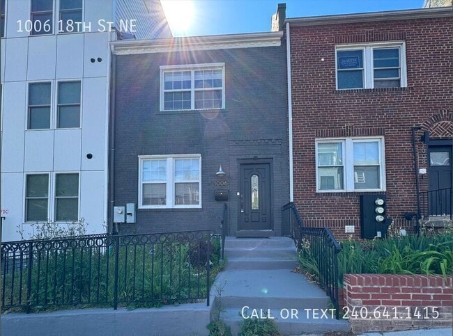 Building Photo - 1006 18th St NE