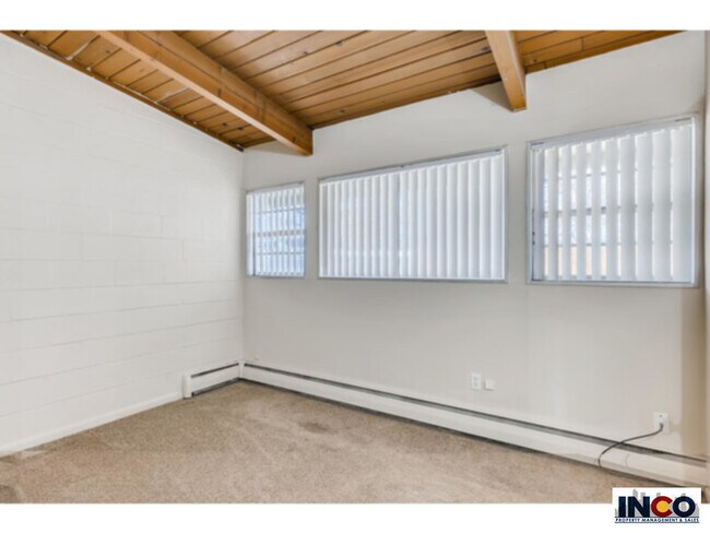 Building Photo - 6075 S Sterne Pkwy