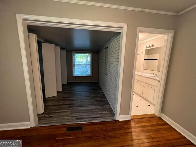 Building Photo - 434 Christopher Dr