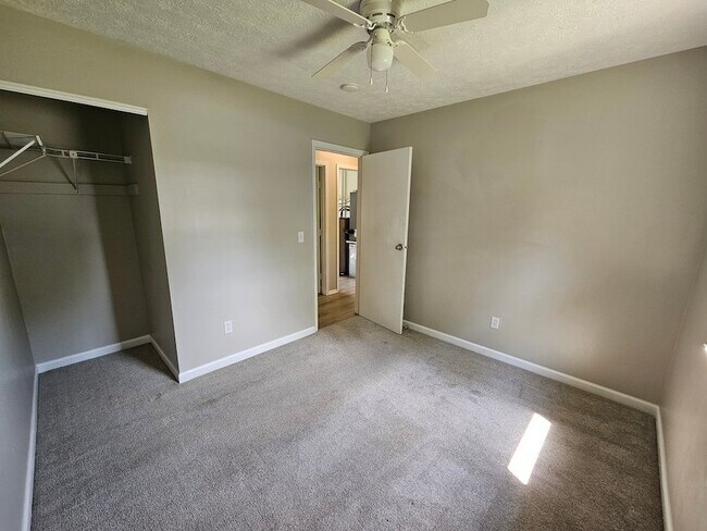 Building Photo - 7779 Cedar Wood Cir