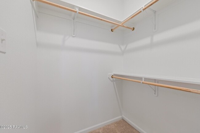 Building Photo - 207 Barnsley Dr