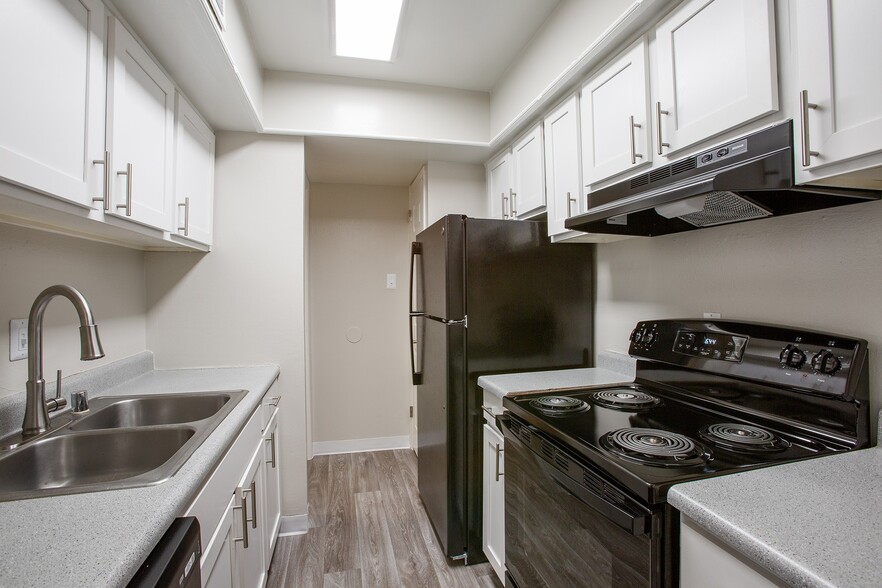 Norte Villas Apartments 6001 Topke Pl NE Albuquerque NM 87109