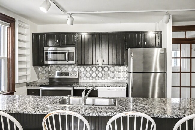 Building Photo - 739 Sergeantsville Rd