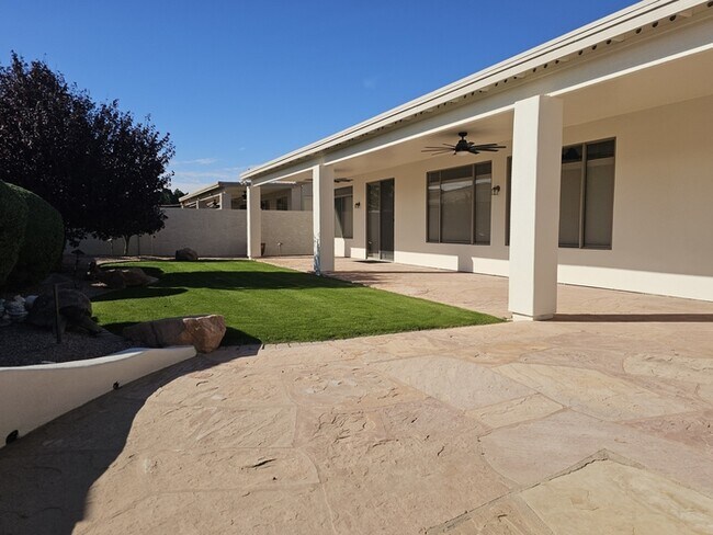 Building Photo - 1701 E Kramer St