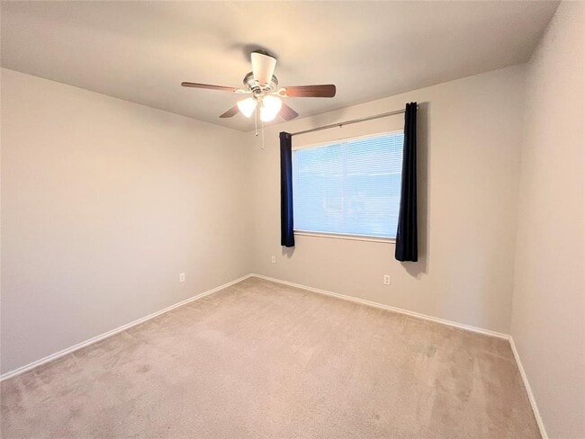 Building Photo - 102 Wren Cove