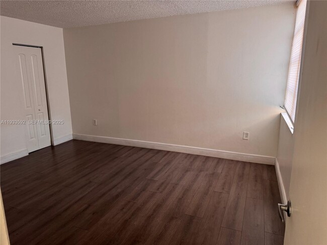 Building Photo - 10700 SW 108th Ave