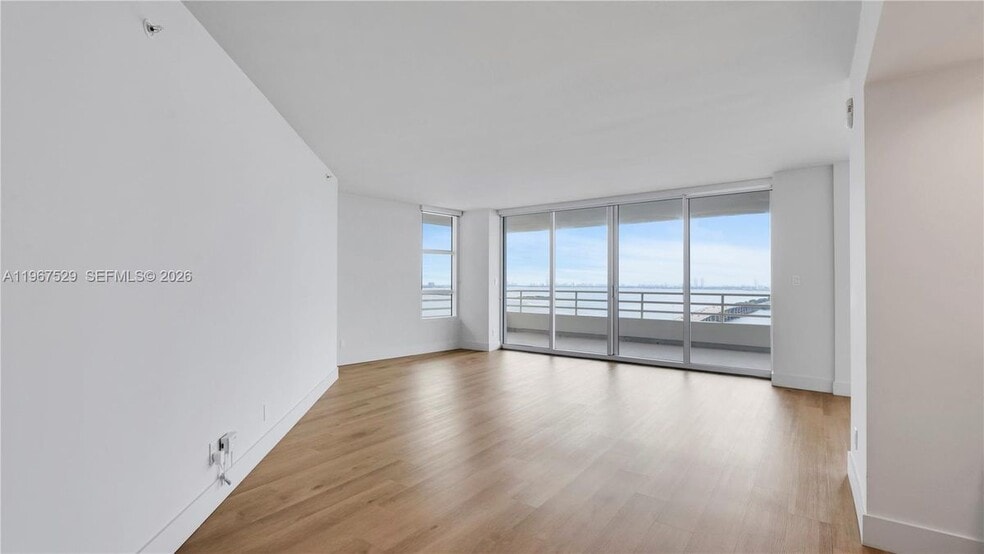 Building Photo - 555 NE 34th St
