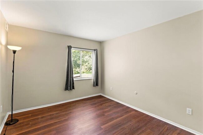 Building Photo - 4073 Sanlin Dr