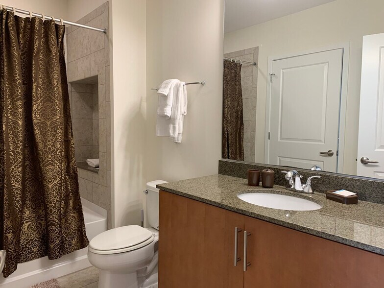 Building Photo - 544 S Church St