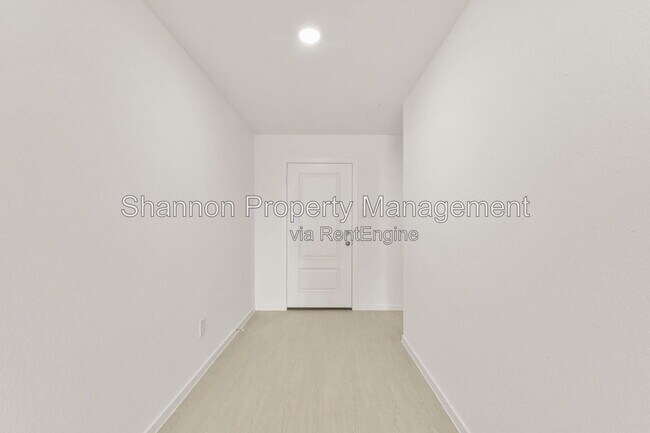 Building Photo - 12403 Mountain Daisy Rd