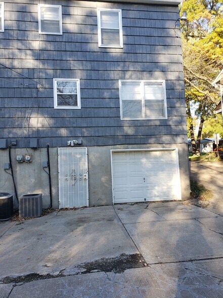 Building Photo - 6615 Walrond Ave
