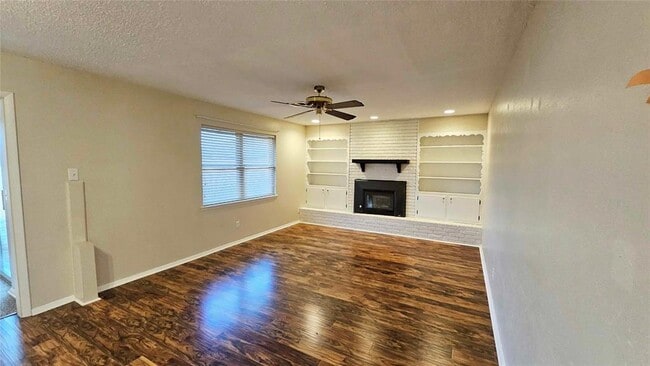 Building Photo - 1008 W Silver Meadow Dr