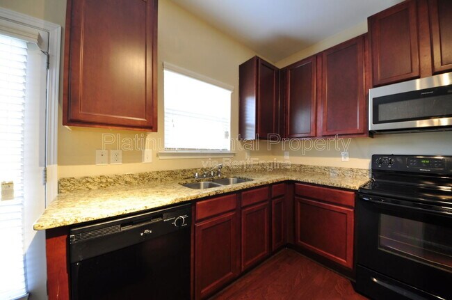 Building Photo - 1464 Wilford Dr NE