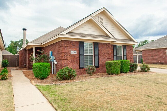 Building Photo - 8740 Lindsey Ln