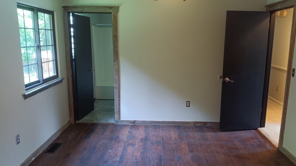 Building Photo - 7819 Peppercorn Ln