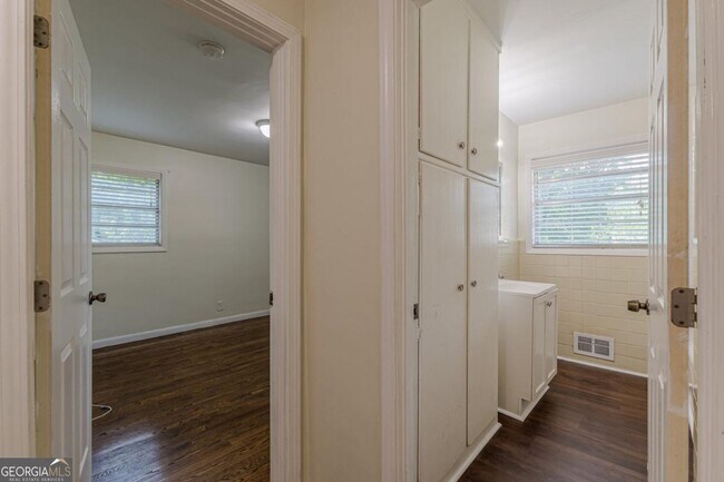 Building Photo - 2416 Timber Ridge Ct