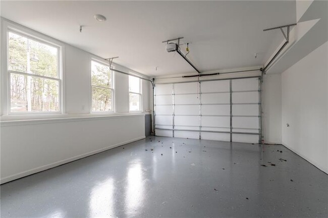 Building Photo - 101 Pearl St