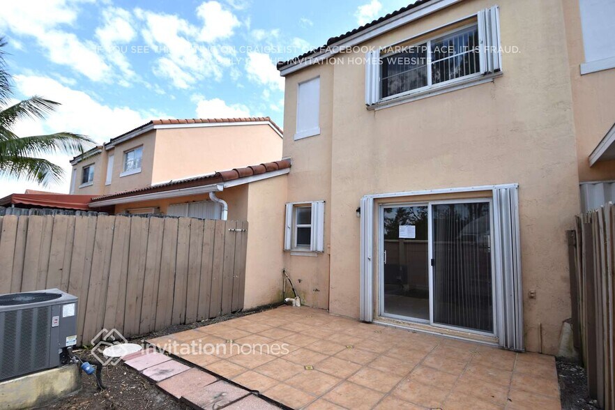 Building Photo - 12621 NW 11th Ln