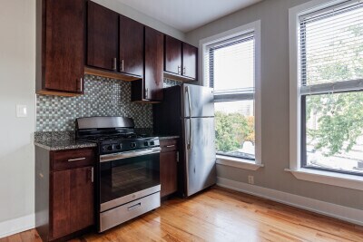 Building Photo - 625 W Oakdale Ave