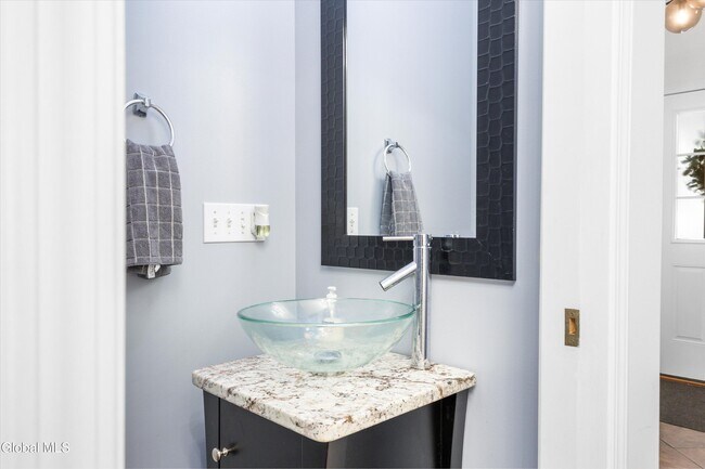 Building Photo - 401 Avalon Pl