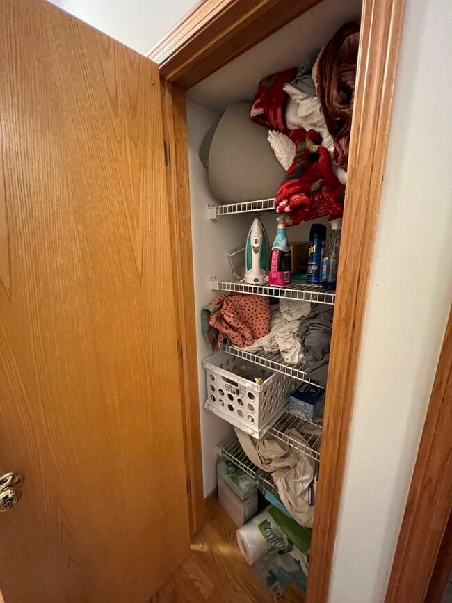 Building Photo - 4101 N Kenmore Ave