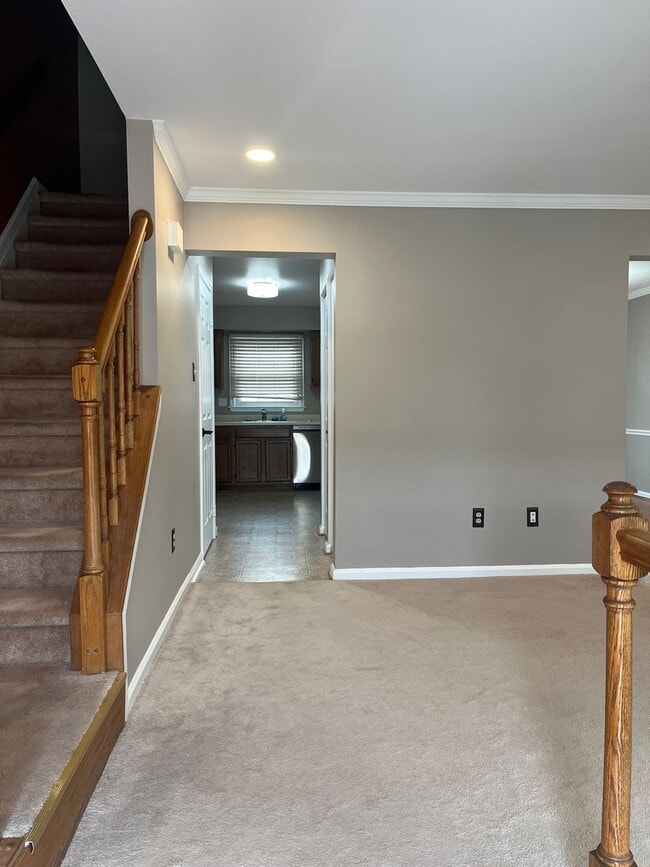Building Photo - End of Group Townhome, with Finished Basement, in Abingdon