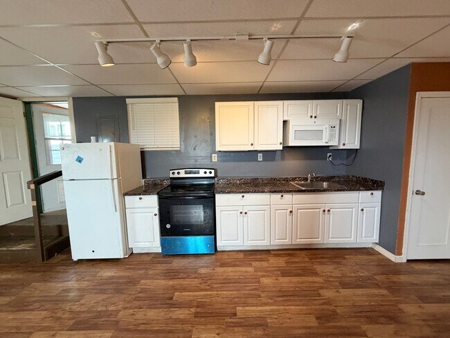 Building Photo - Flintwood- JK