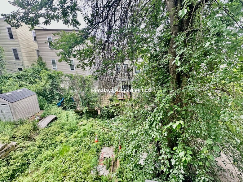 Building Photo - 5 Sachem St