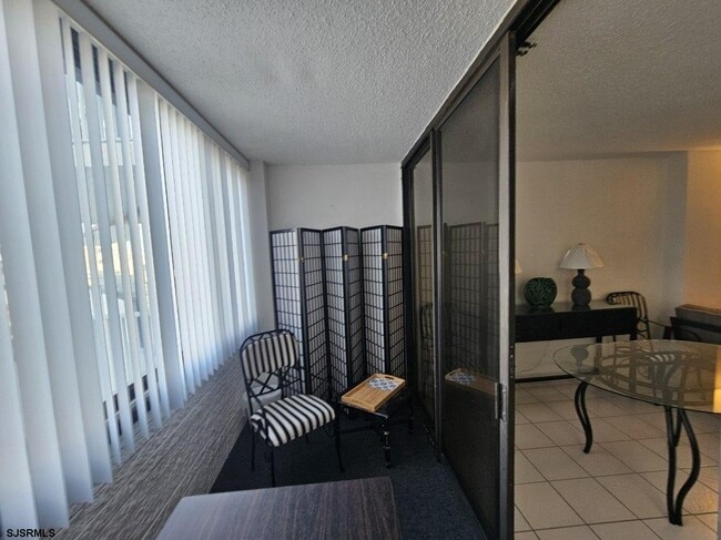 Building Photo - 111 S 16th Ave