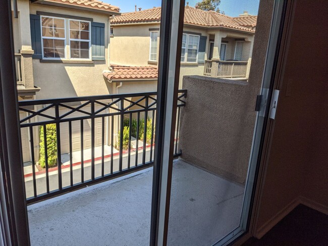 Building Photo - 2Bed/2Bath Condo off Douglas in Oceanside~...