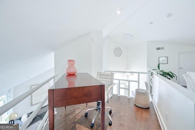 Building Photo - 625 Idlewood Dr NW