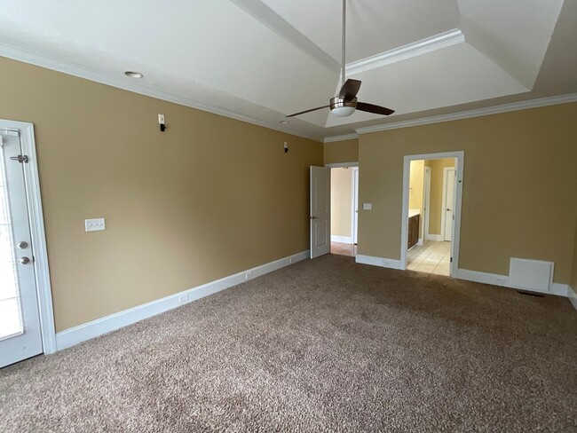 Building Photo - 1319 Hawksmoor Way