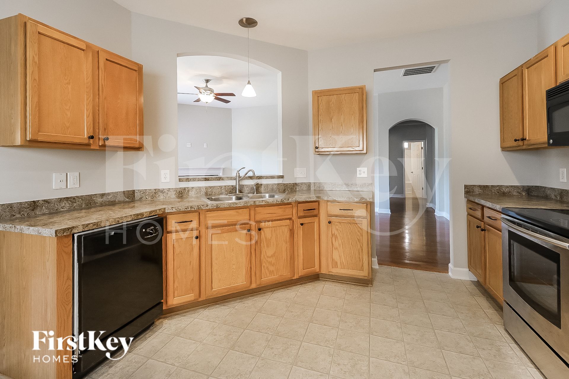 Building Photo - 6255 Glen Way Dr