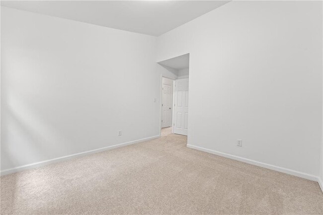 Building Photo - 350 Creek Manor Way