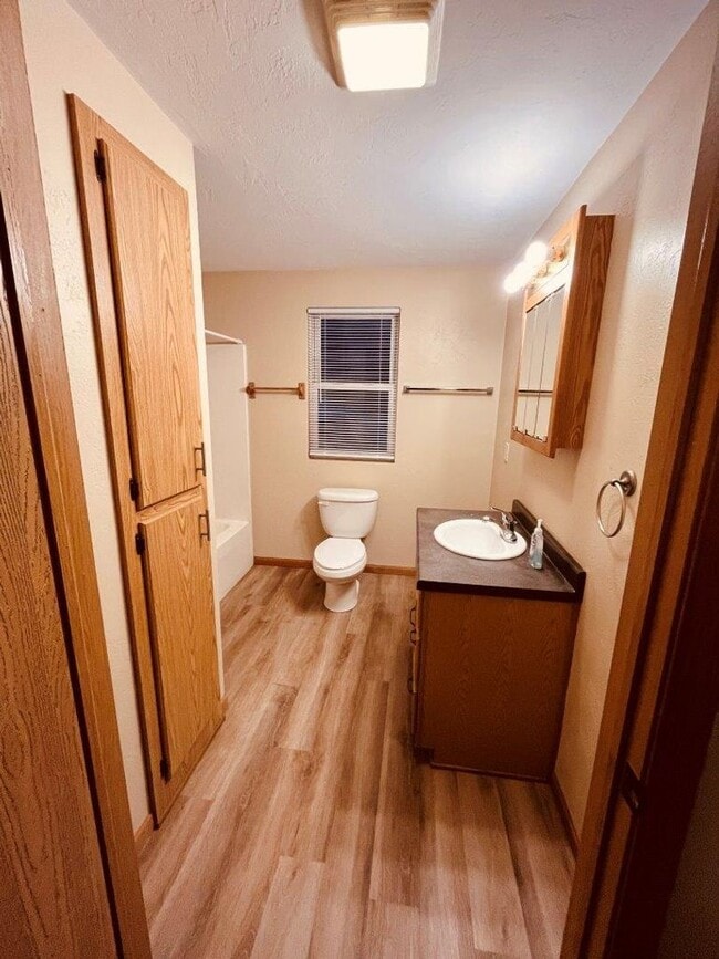 Building Photo - Shawano- 3 Bedroom 1 Bath Single Family Ho...