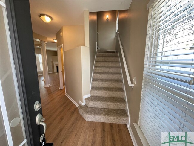 Building Photo - 225 Summer Hill Ct
