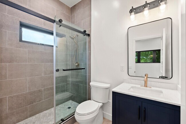 Building Photo - Stunning brand new construction, modern luxury living!