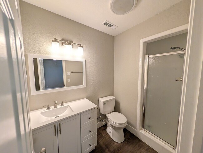 Building Photo - 3 Bedroom Beauty in Broken Arrow
