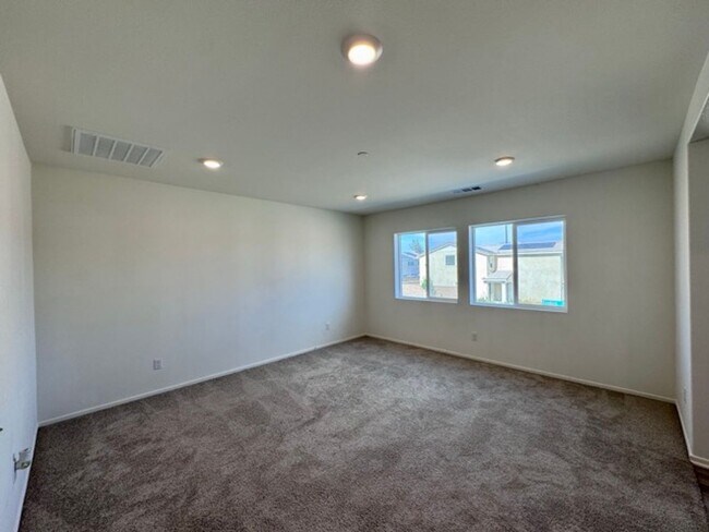 Building Photo - Newly built 4 bedroom Winchester home for ...