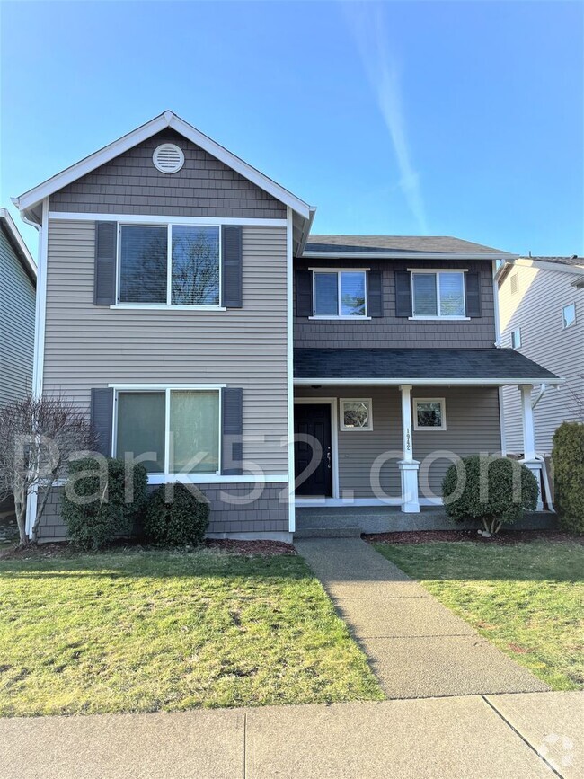 Building Photo - 3- Bedroom DuPont Area Single Family Home