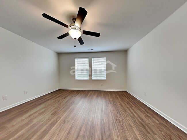 Building Photo - 119 Orion Way