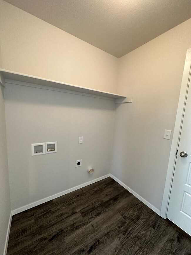 Building Photo - Now Preleasing Beautiful 3-Bedroom Home in Broken Arrow