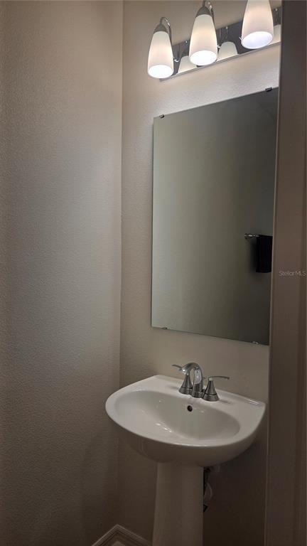 Building Photo - 9348 Westside Hls Dr