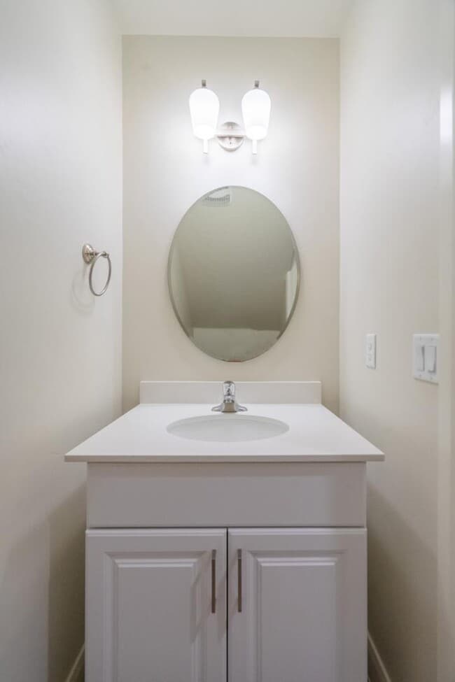 Building Photo - 548 N 550 W