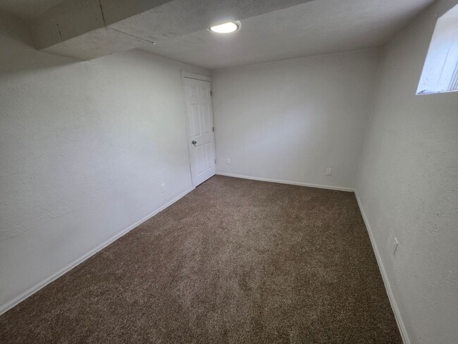 Building Photo - 6094 S Kingston Cir