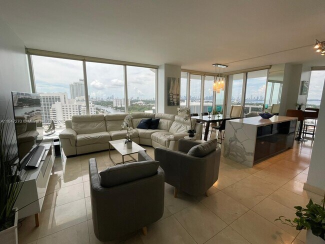 Building Photo - 4775 Collins Ave