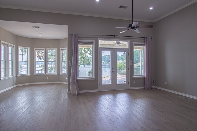 Building Photo - 108 Blue Heron Point